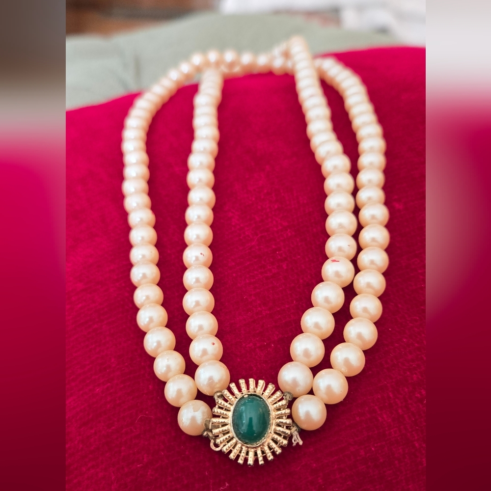 Vintage Pearl Necklace Choker Green Cabachon/Gold Tone Clasp Japan Faux 16"